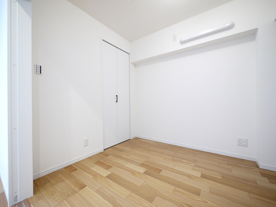 リノベーションによって新しくなった洋室。異なる3部屋がバランスよく配置され、暮らしやすさを追求した設計。