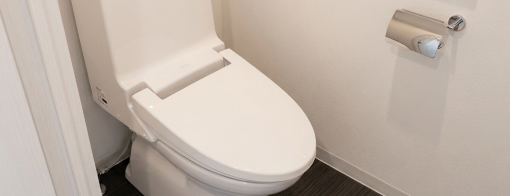 最新の衛生設備と清潔感のある内装に仕上げた快適なトイレリフォームの実例